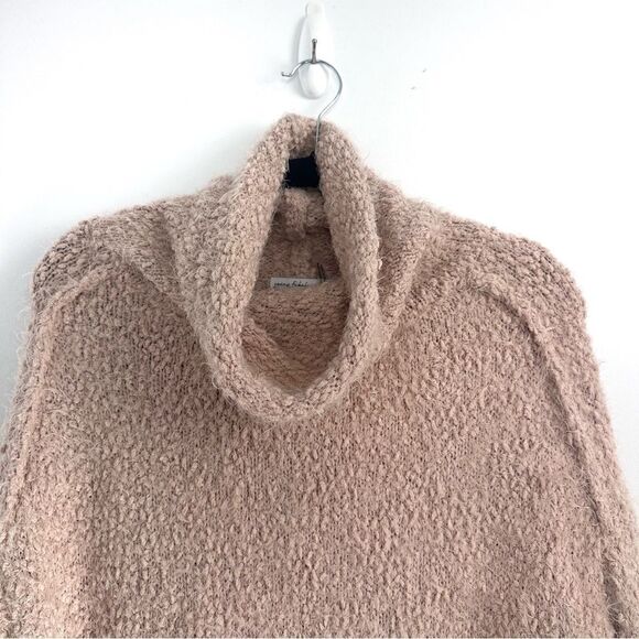 Young Fabulous & Broke Lorena Blush Pink Fuzzy Sweater S/M - Picture 5 of 16